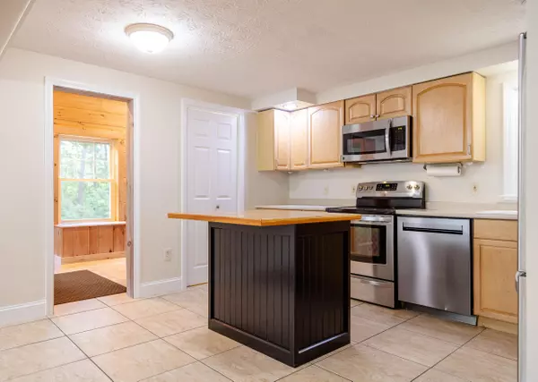 Lyman, ME 04002,15 Fawn CIR