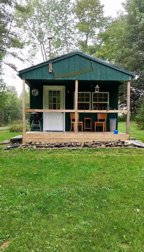 Cambridge, ME 04923,46 Cuddy RD