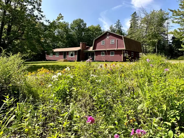 15 Access RD, Baileyville, ME 04694