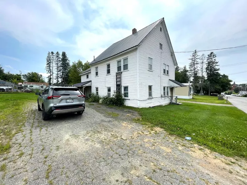 27 Exeter RD, Corinna, ME 04928