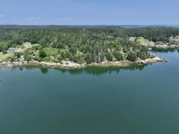 Vinalhaven, ME 04863,205 Young RD