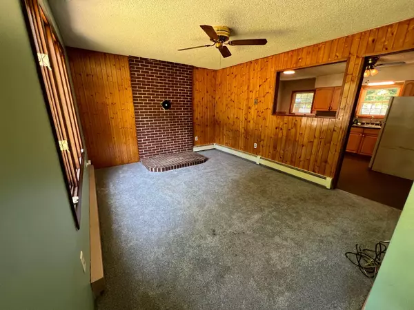 Newport, ME 04953,3 Pine ST