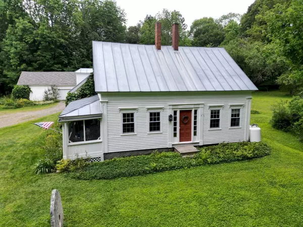 Madison, ME 04950,8 Grange RD