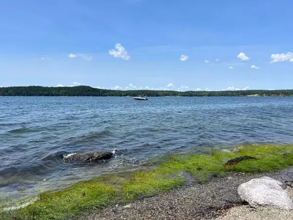 Surry, ME 04684,19 Fox LN