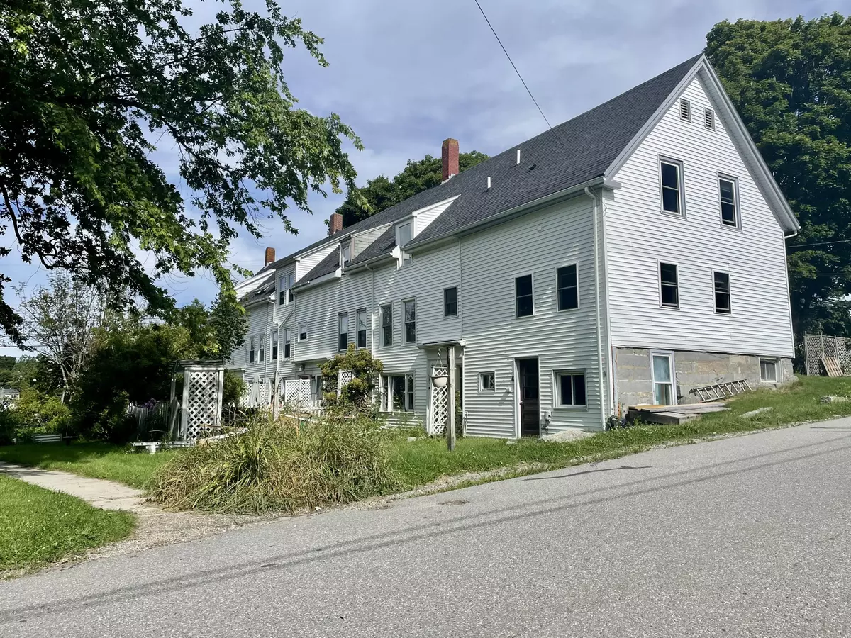 Vinalhaven, ME 04863,3 School ST #16