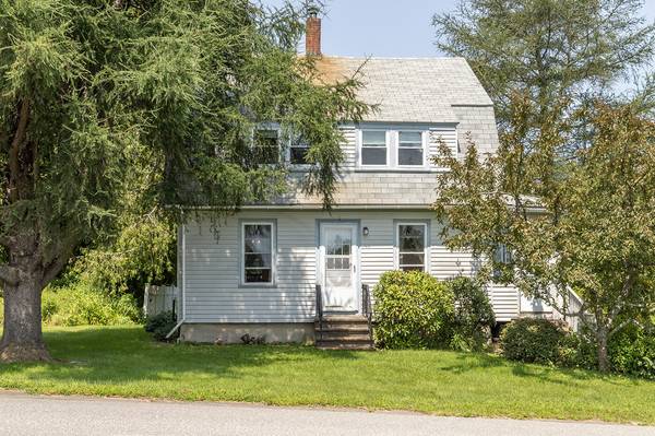 3 Thomas ST, Camden, ME 04843