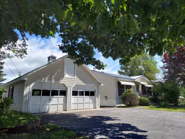 1 Crestview DR, Norway, ME 04268