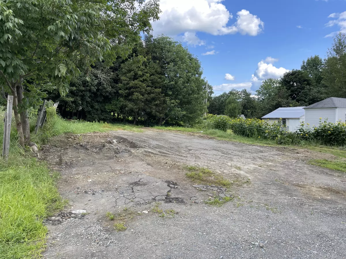 Guilford, ME 04443,11 Lancaster AVE