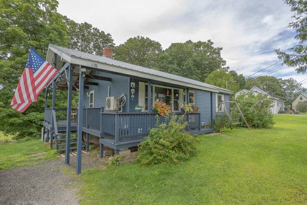 128 Stanwood Park CIR, Farmington, ME 04938