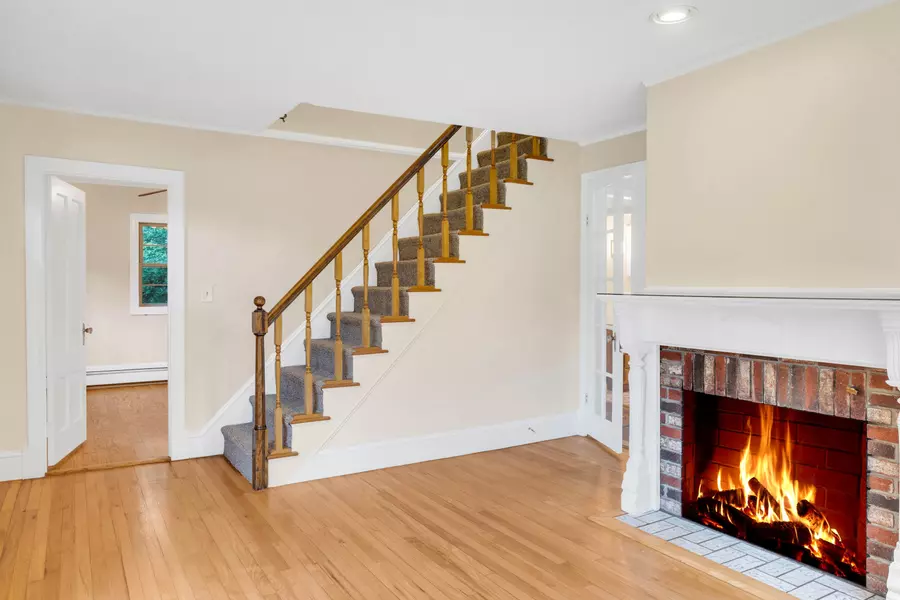 53 Mere Point RD, Brunswick, ME 04011