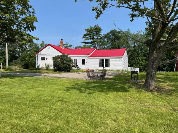 138 Bauneg Beg RD, Sanford, ME 04073