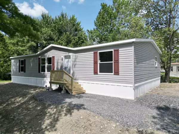 Waterville, ME 04901,82 Red Sox DR