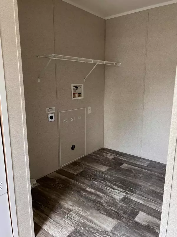 Waterville, ME 04901,82 Red Sox DR