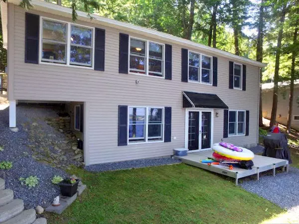 Sidney, ME 04330,141 Red Cedar LN