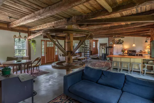 Freeport, ME 04032,25 Lunt RD