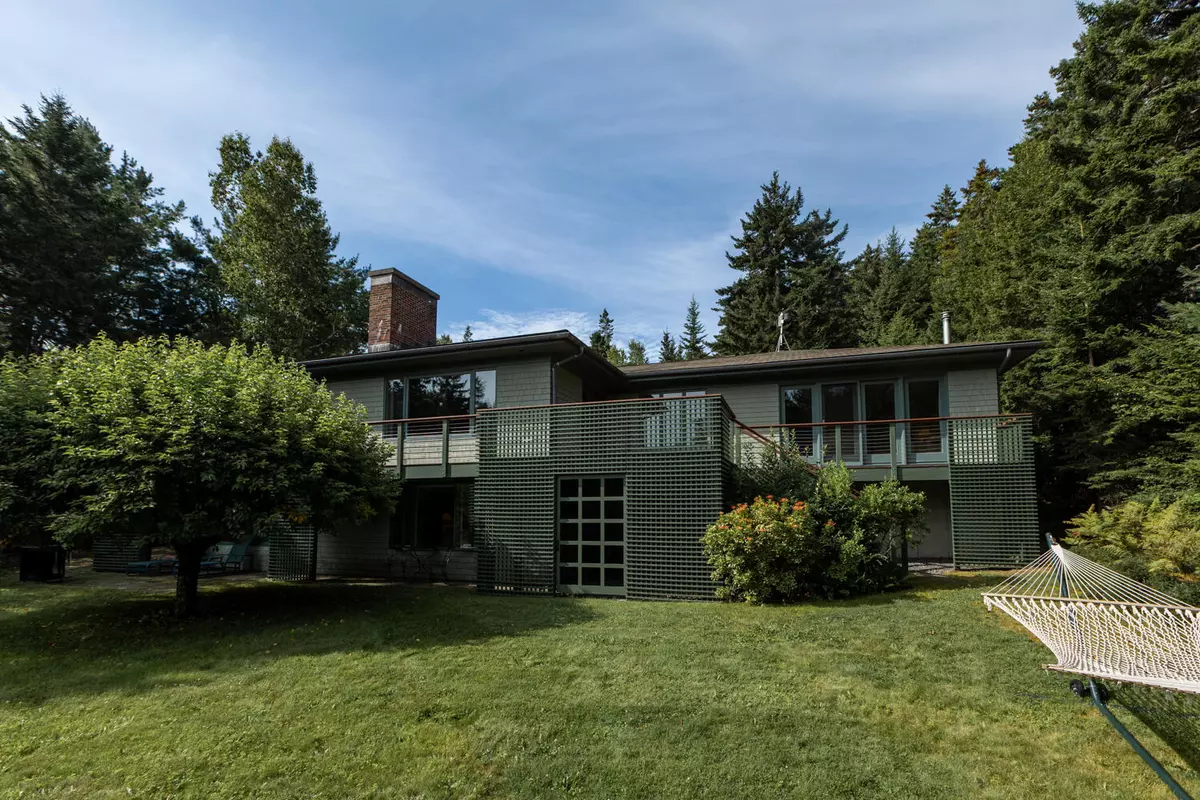 Southwest Harbor, ME 04679,15 Kinfolk LN