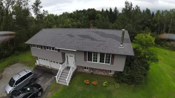 153 Elm ST, Newport, ME 04953