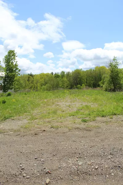 70 Skyscraper Hill RD, Brooks, ME 04921