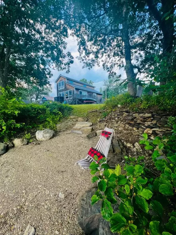 325 Smith RD, Hermon, ME 04401