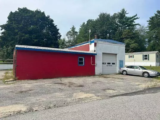 Mechanic Falls, ME 04256,84 N Main ST