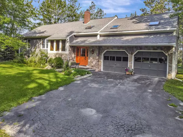 148 Scraggle Point RD, Saint George, ME 04859