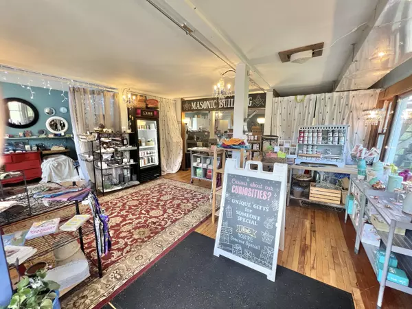 Orland, ME 04472,98 Castine RD