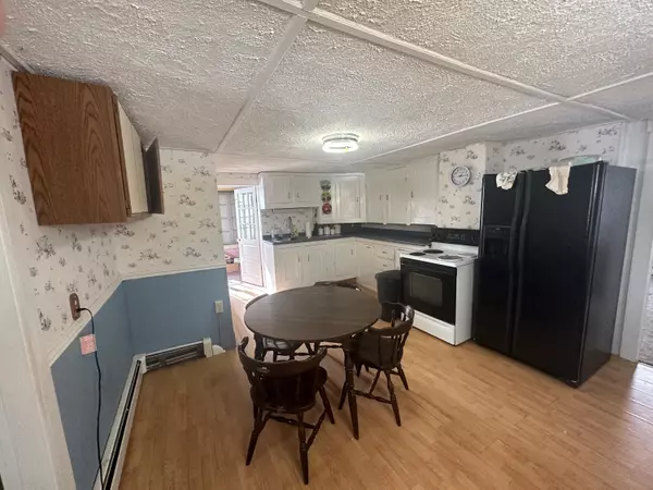 Winthrop, ME 04364,11 Beal ST
