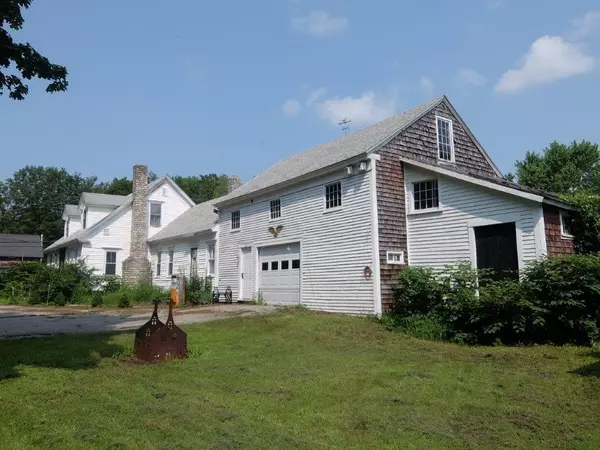 Topsham, ME 04086,13 Pleasant ST