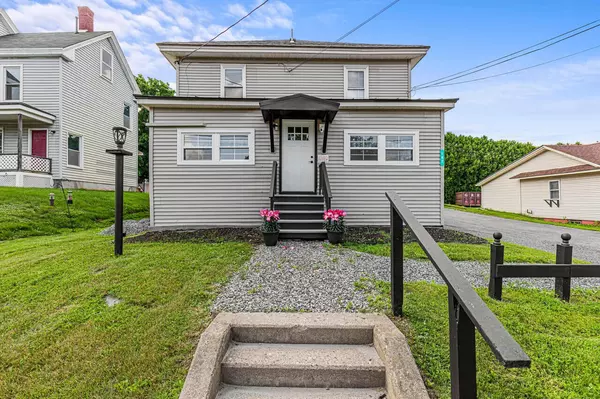 Waterville, ME 04901,162 College AVE