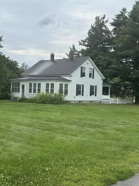 6 Water ST, Milford, ME 04461