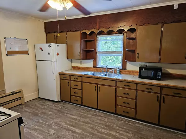 Millinocket, ME 04462,73 Somerset ST