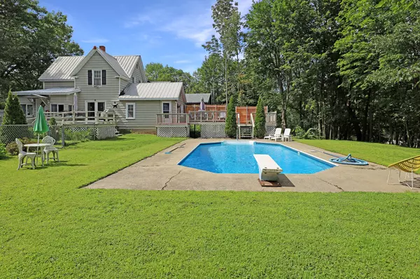 9 Riverside DR, Rumford, ME 04276