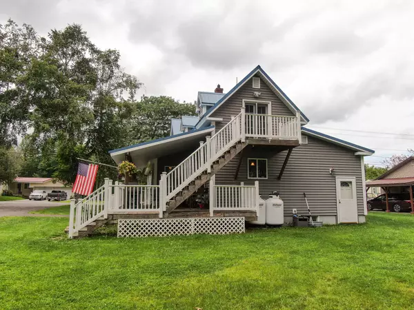 Howland, ME 04448,37 Penobscot AVE