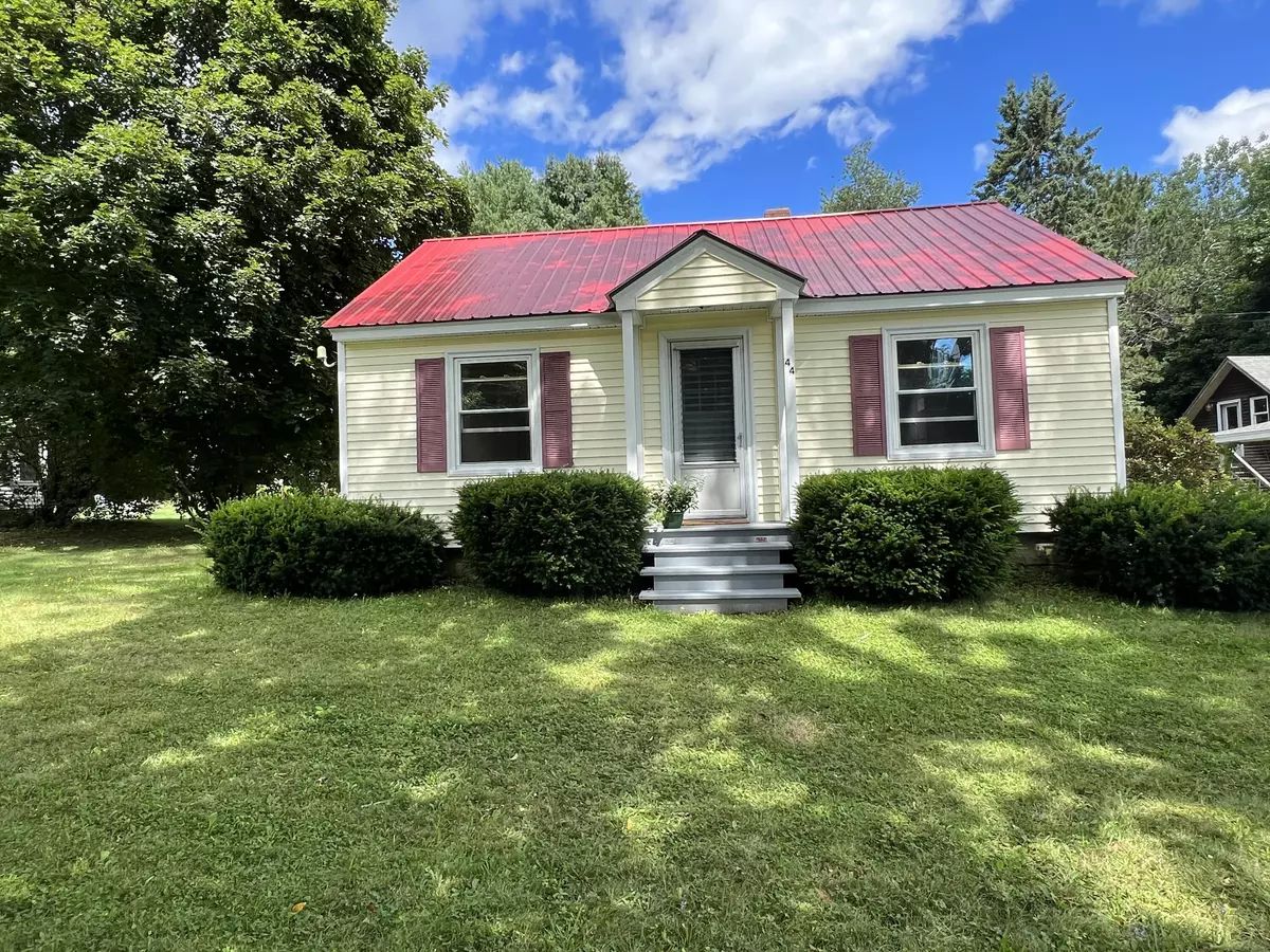 Hampden, ME 04444,44 Pleasant ST