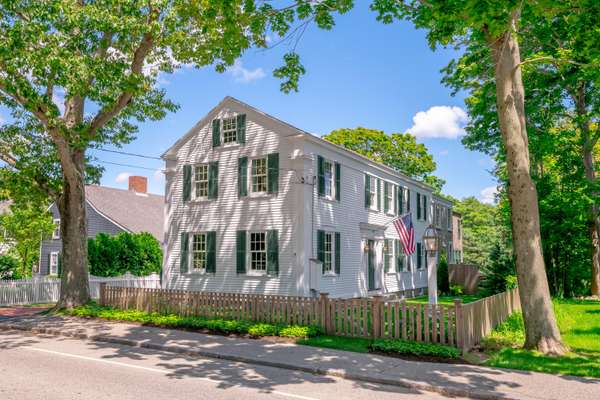 14 Maine ST, Kennebunkport, ME 04046