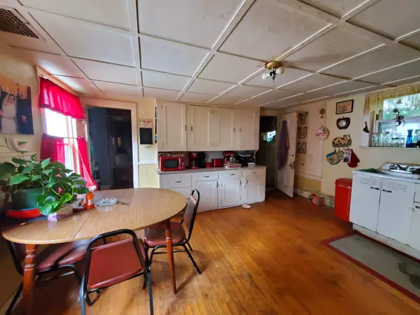 Winthrop, ME 04364,11 Elm ST