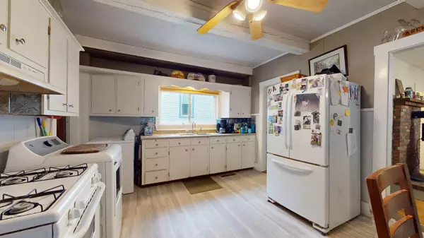 Mechanic Falls, ME 04256,27 Highland AVE