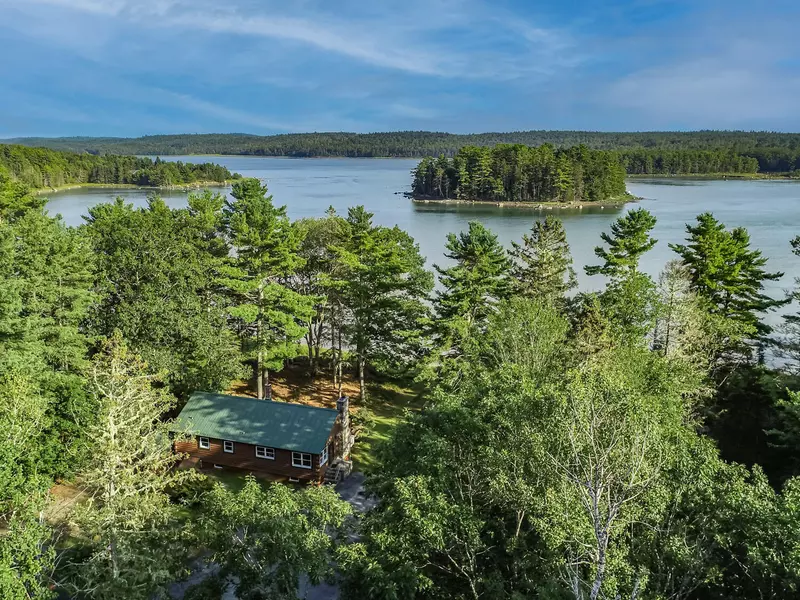 16 Dwelly Point RD, Franklin, ME 04634