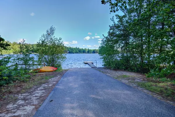 Gray, ME 04071,6 Crescent LN