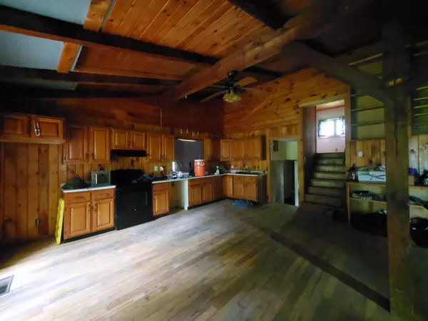 Oakland, ME 04963,203 Belgrade RD