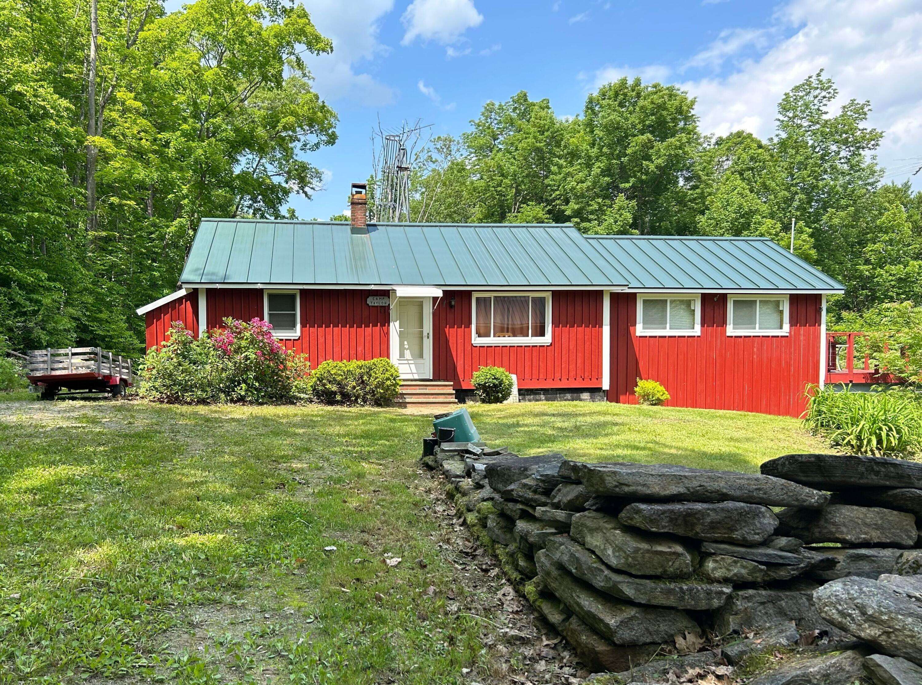 101 Thurlow DR, Hartford, ME 04220