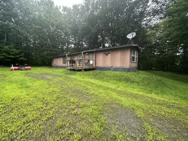 74 Matthews AVE, Vassalboro, ME 04989