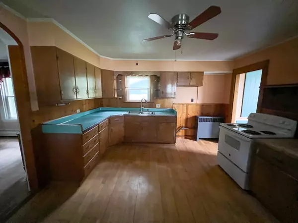 Franklin, ME 04634,45 S Bay RD