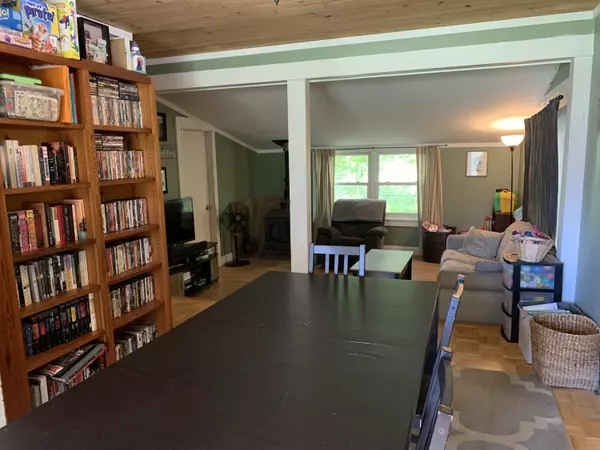 Waldoboro, ME 04572,1369 Washington RD