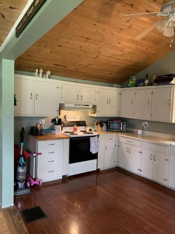 Waldoboro, ME 04572,1369 Washington RD