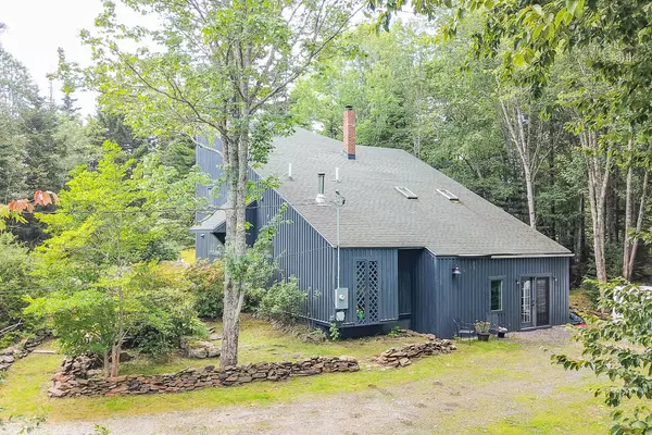 617 Spruce Head RD, South Thomaston, ME 04858