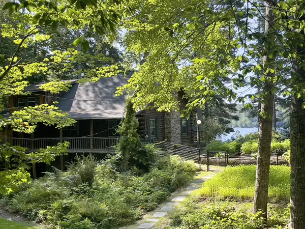 Oakland, ME 04963,86 Mcgrath Pond RD