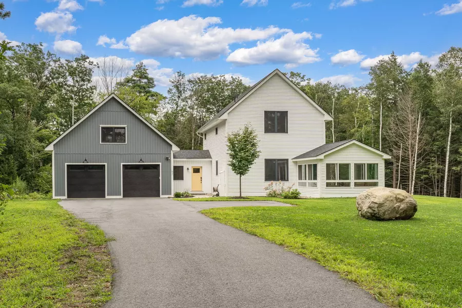 63 Ridgewood LN, North Yarmouth, ME 04097