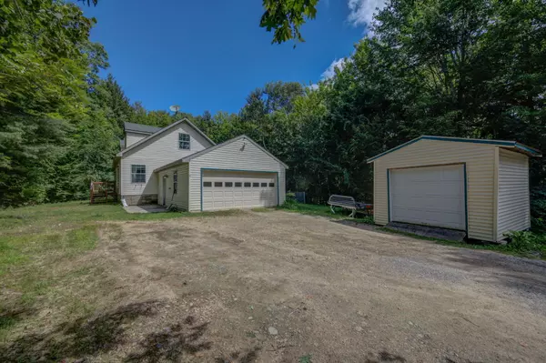 11 Kennedy DR, Norway, ME 04268