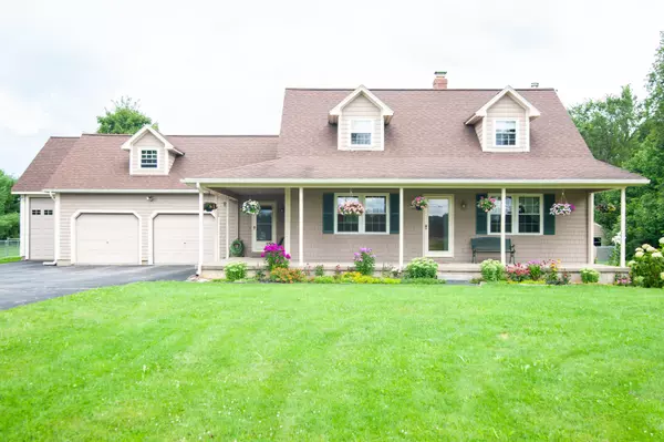 268 Meadow RD, Hampden, ME 04444